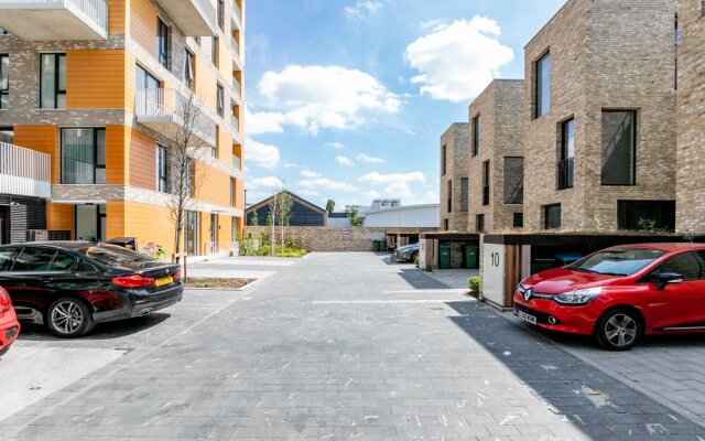 Modern Townhouse Near 02 Arena & Excel