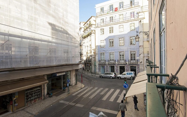 JOIVY Design heaven in Baixa - 2BR Apt w/workspace