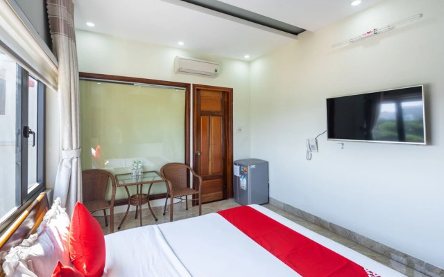 OYO 415 Nice House Hotel