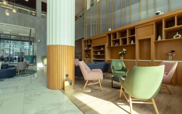 West Walk Retaj Hotel