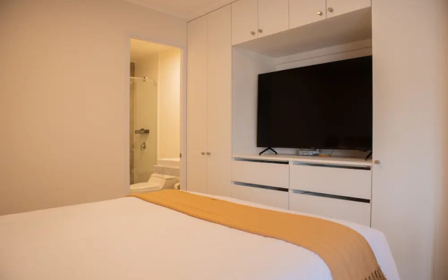 w Radiant 1BR w Private Balcony in Miraflores
