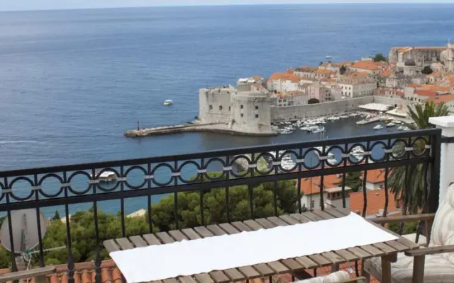 Boric Apartments