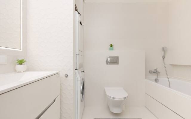 3 Bedroom Apartment by Renters