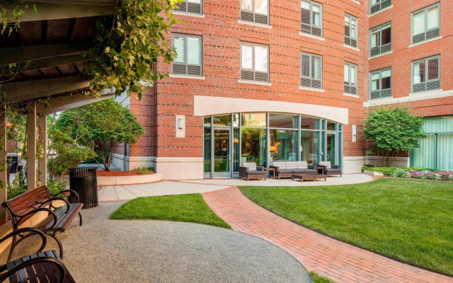 Courtyard by Marriott Boston Brookline