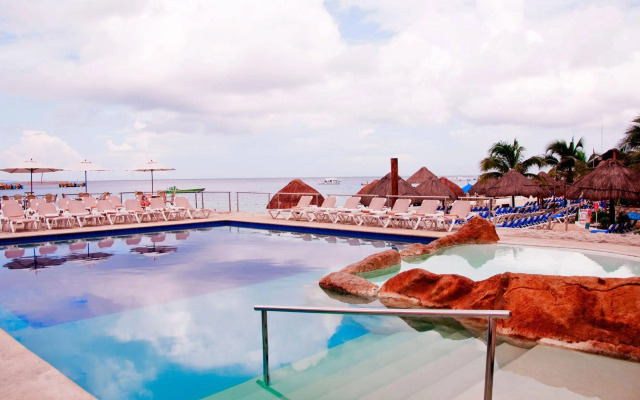 El Cid La Ceiba Beach