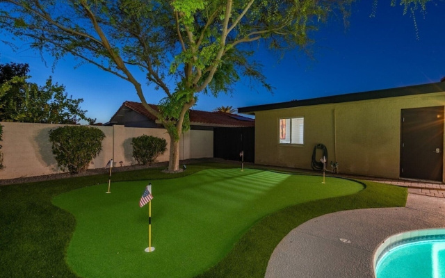 Entertainers Dream! 4 Bdrm / HTD Pool/ Games!