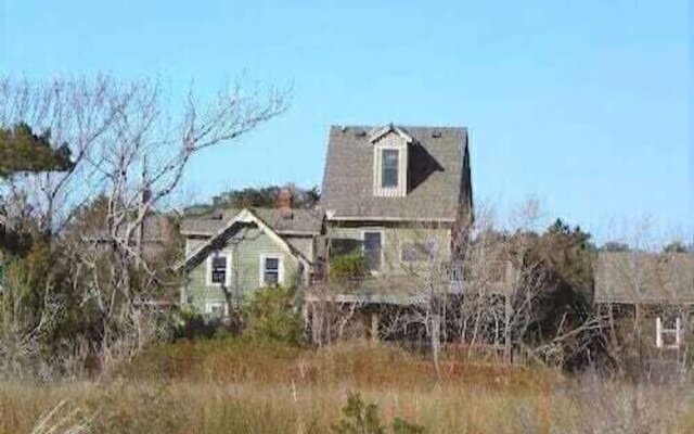 Lighthouse Cottage at Ocracoke 3 Bedrooms 2 Bathrooms Home