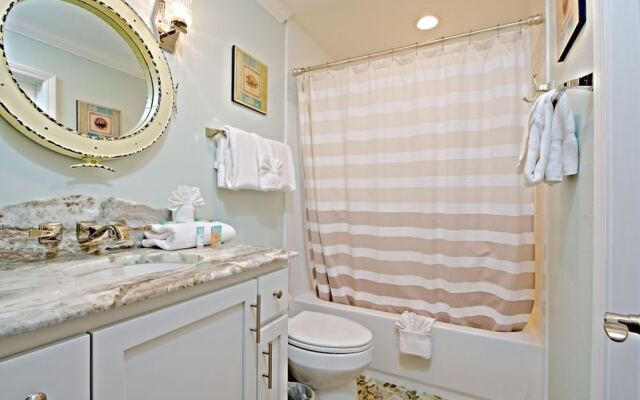 Lighthouse Condos by Hosteeva