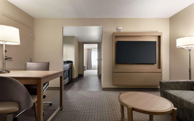 Embassy Suites by Hilton Cleveland Rockside