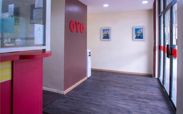 Hotel O Taj (seksyen 13)