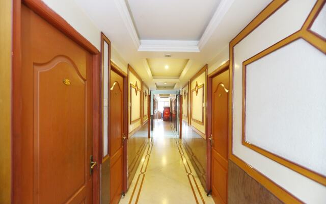 Oyo 15097 Hotel Sathyam