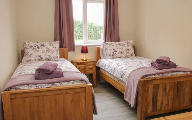 Holly Lodge