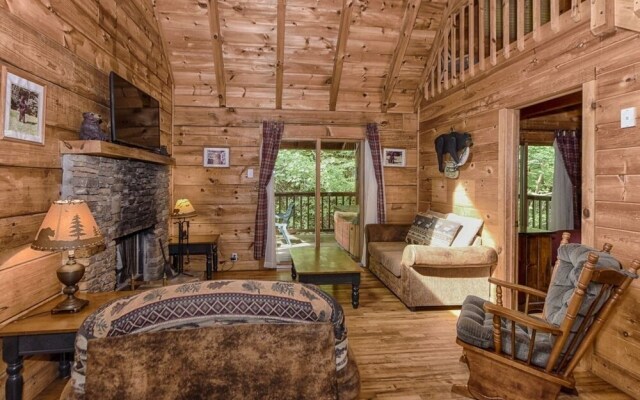 Whisper Creek 2 Bedroom Cabin by RedAwning