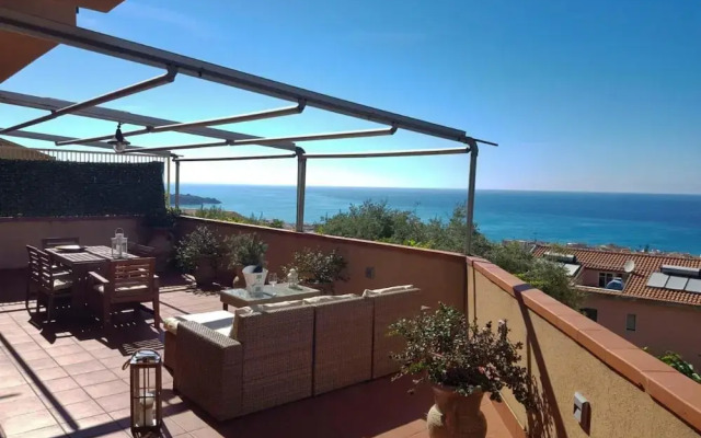 Seascape Terrace Spacious Apartment With Terrace