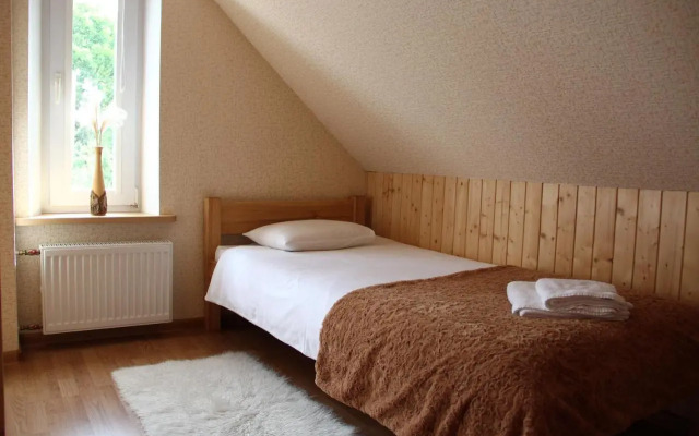Ašmonienės svečių namai "Senoji mokyklėlė"