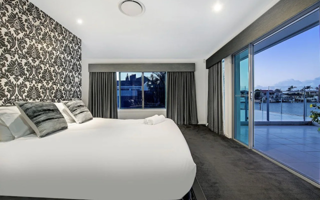 Sunrise Executive 5 Bedroom Home