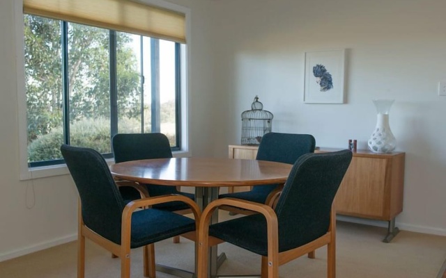 Riesling Country Cottages – Guest Rooms – Polish Hill River