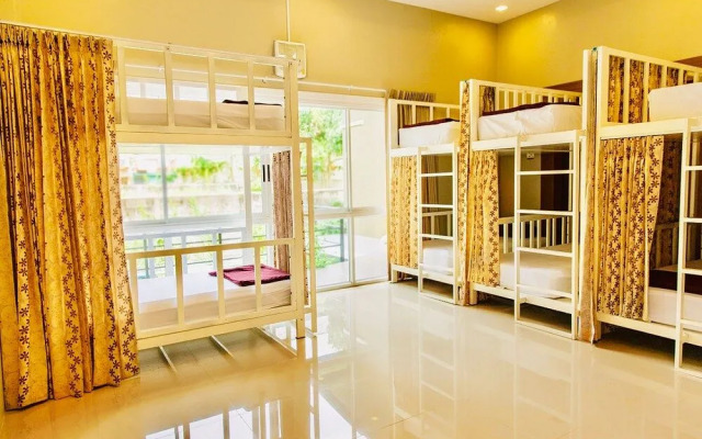 Little Boat Hostel