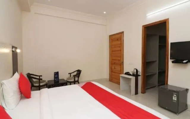 Nivri Palace by OYO Rooms
