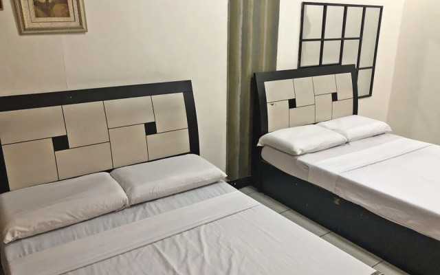 Cosmo Hotel Espana Near Ust