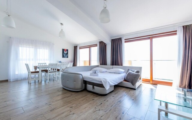 Amazing Home in Mravince With Sauna, Wifi and 9 Bedrooms