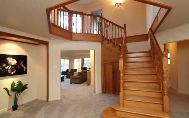 Luxury Country Views in Riverlea