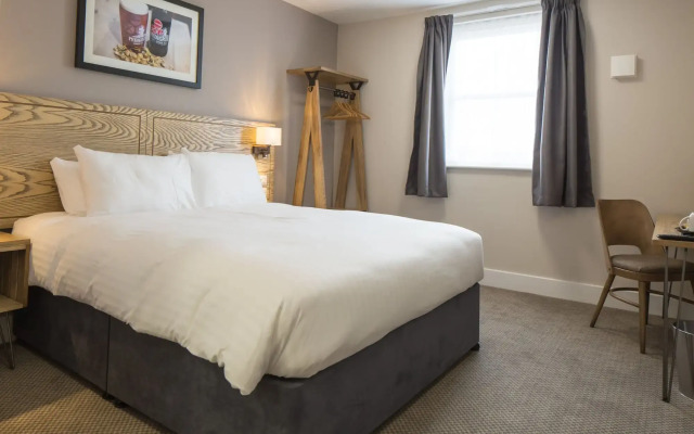 Raven’s Cliff, Motherwell by Marston's Inns