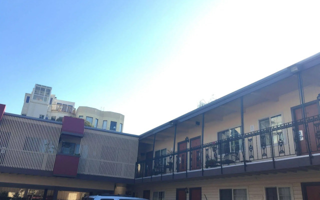 Pacific Heights Inn