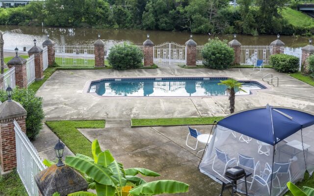 Motel 6 Lake Charles On The Bayou