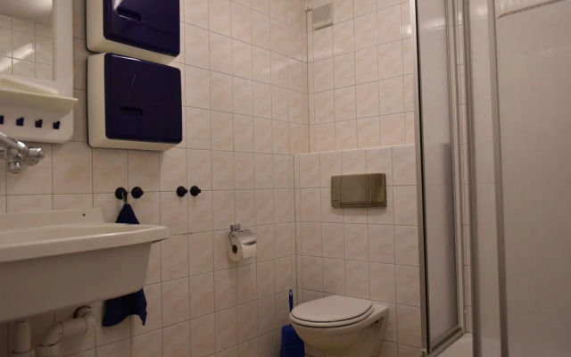 Cozy Apartment in Sarn near Forest