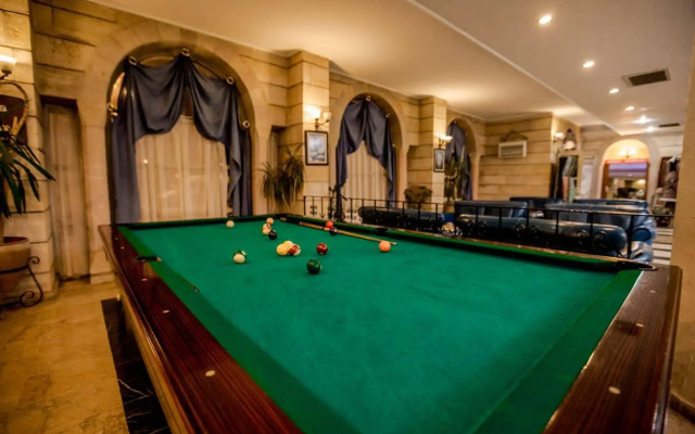 Tassaray Hotel