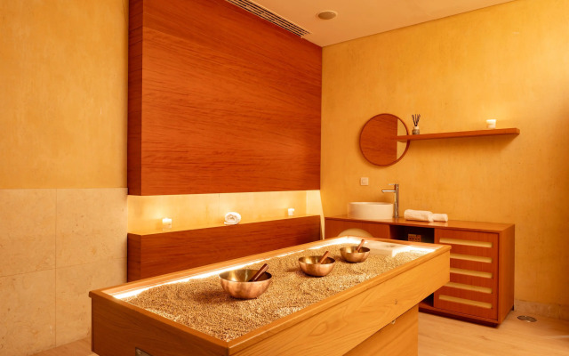 Sesimbra Oceanfront Hotel