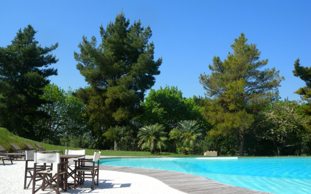 Borgo Di Colleoli Resort