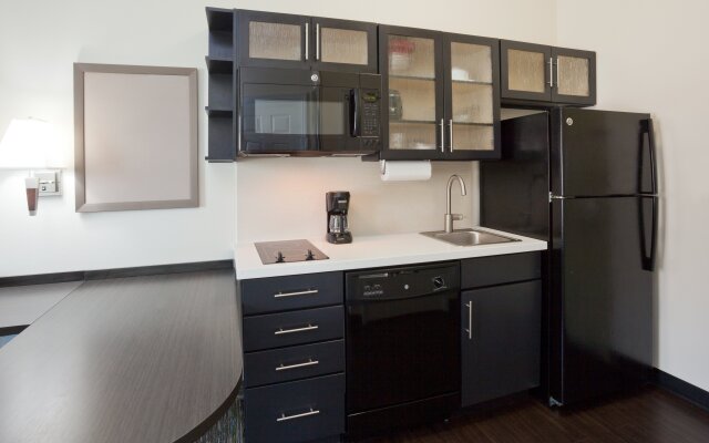Candlewood Suites Dickinson ND by IHG