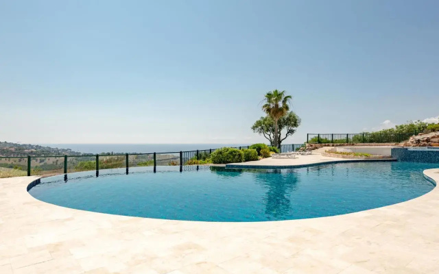 Holiday House Le Petit Village