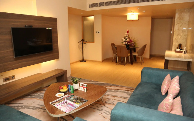 The Regenza by Tunga