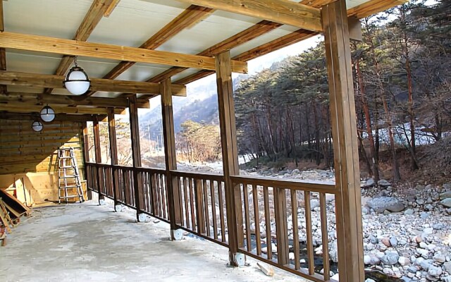 Yangyanggwangmyeong Family Pension