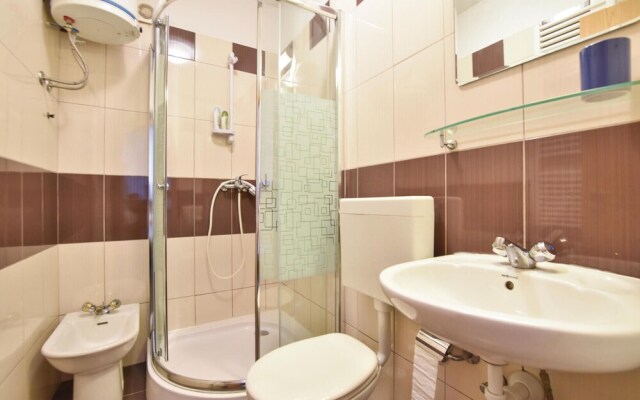 Amazing Home in Zastrazisce With Wifi and 2 Bedrooms