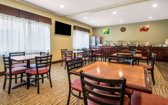 Quality Inn & Suites Wisconsin Dells Downtown - Waterparks Area