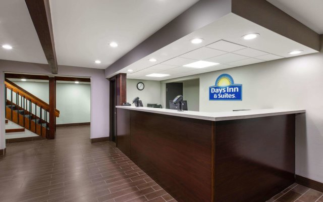 Days Inn & Suites by Wyndham Wisconsin Dells