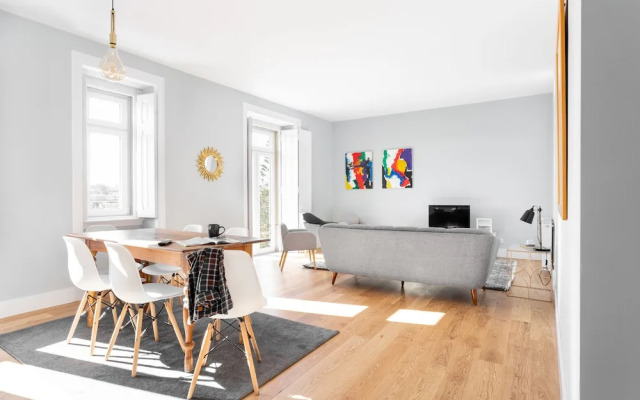 JOIVY Marvelous 3-bed home w/astonishing view&terrace, nearby St George Castle