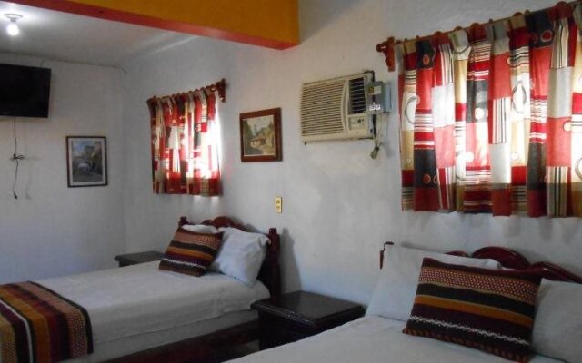 Hotel y Bungalows Monteverde