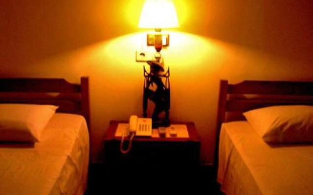 Oyo 3244 Grand Chandra Hotel