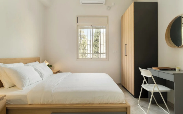 German Colony Bright Stay by Sea N' Rent