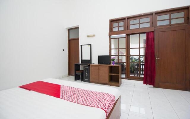 OYO 759 Hotel Dewi Sri