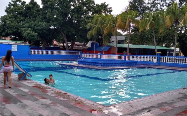 Hotel Zona Tropical