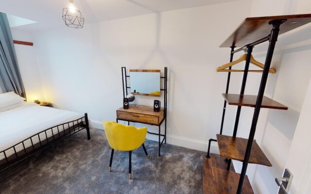 Hu1 Boutique City Apartment - Sleeps 6