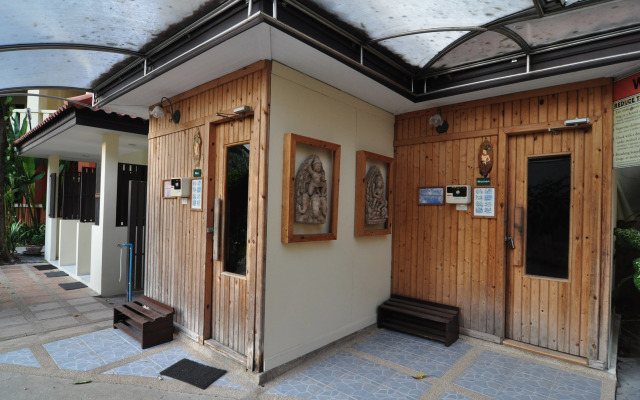 Phuket Leelavadee Hua Ting Resort