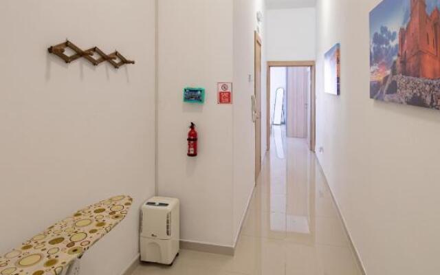 Modern 2 Bedroom Apartment (Msida)