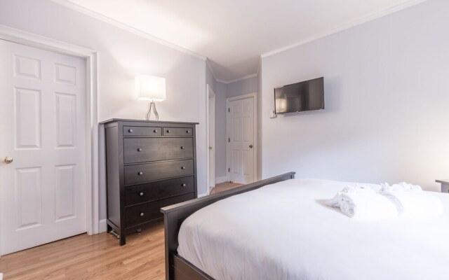 Lovely 2BR in South End by Sonder